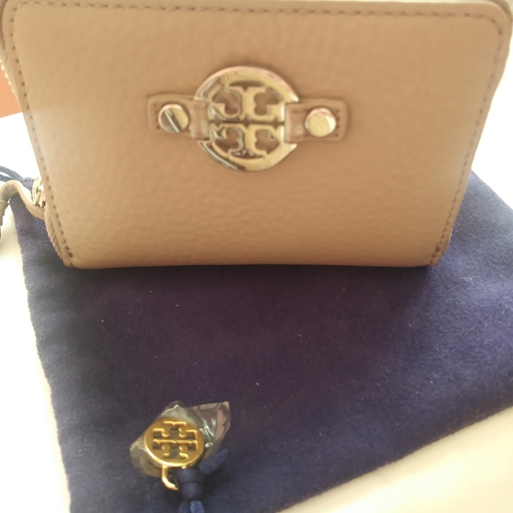 Tory Burch NWT Amanda Zip Coin Case Wallet Bag